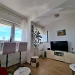 Apartman Lada *