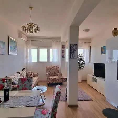 Apartman Lada *