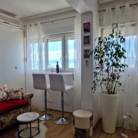 Apartment Lada Jesenice (Split-Dalmatia)